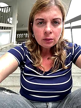 Snapshot of Lombada chatting on September 21, 2025, 11:15 am Lombada online show from September 21, 2025, 11:15 am