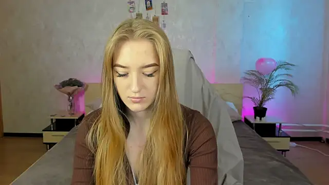 Snapshot of Stacy_River chatting on February 19, 2025, 8:12 am Stacy River online show from February 19, 2025, 8:12 am