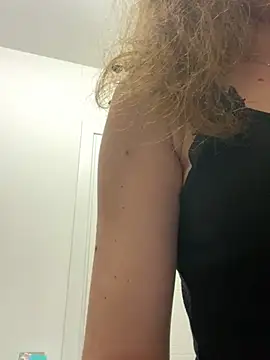 Snapshot of EvaRush chatting on December 12, 2024, 9:26 pm EvaRush online show from December 12, 2024, 9:26 pm