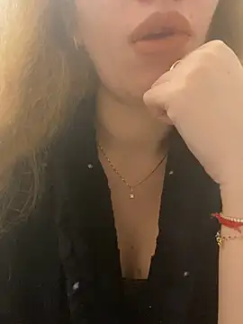 Snapshot of EvaRush chatting on December 7, 2024, 10:34 pm EvaRush online show from December 7, 2024, 10:34 pm