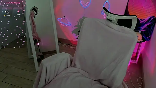 Fire Bestie online show from February 20, 2025, 4:47 pm