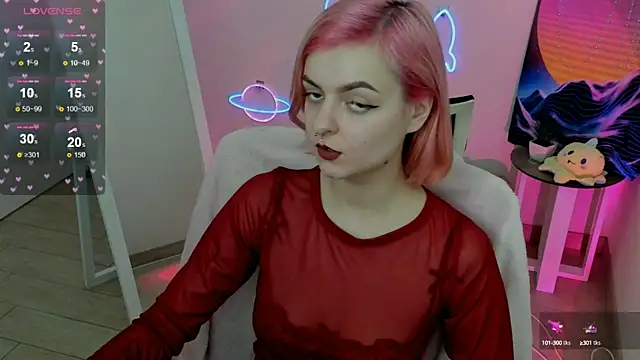 Fire Bestie online show from February 17, 2025, 1:44 pm