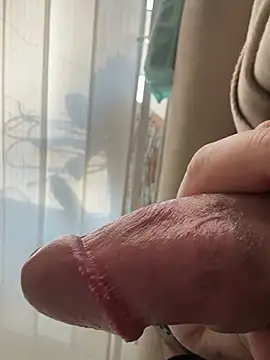 derFickerali online show from February 3, 2025, 2:24 pm