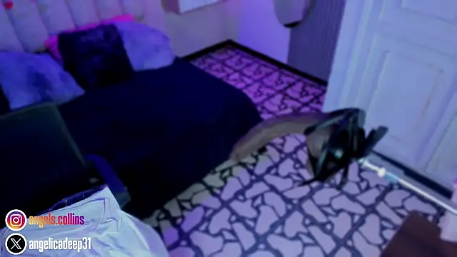 Snapshot of angels_collins chatting on February 27, 2026, 8:19 pm angels collins online show from February 27, 2026, 8:19 pm