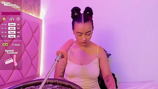 Snapshot of AntonellaQueenn chatting on February 7, 2026, 11:29 am AntonellaQueenn online show from February 7, 2026, 11:29 am