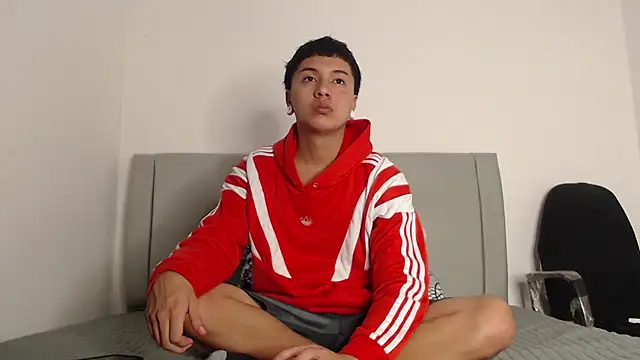 alex-lover online show from March 28, 2026, 6:42 pm