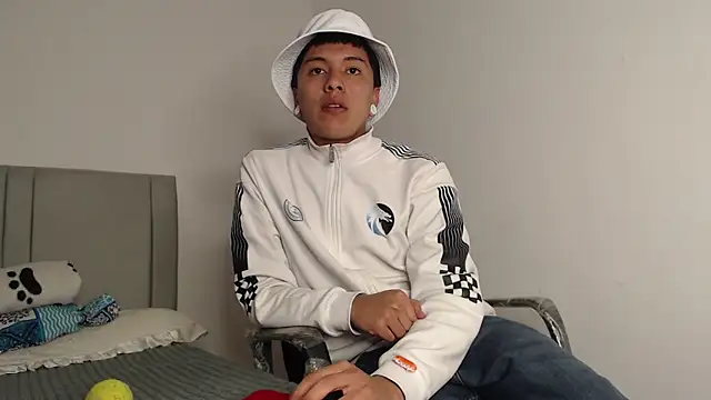 alex-lover online show from March 11, 2026, 3:22 am