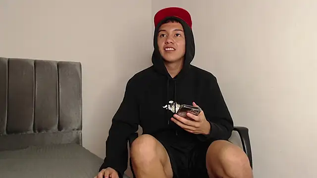 alex-lover online show from February 16, 2025, 5:04 am