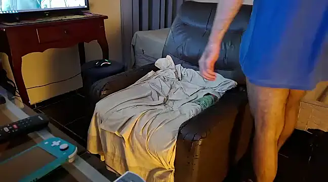 Snapshot of LUH133 chatting on January 21, 2025, 2:43 am LUH133 online show from January 21, 2025, 2:43 am