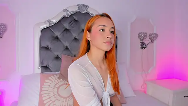 Snapshot of PollyGrey_ chatting on November 29, 2025, 3:28 am PollyGrey online show from November 29, 2025, 3:28 am