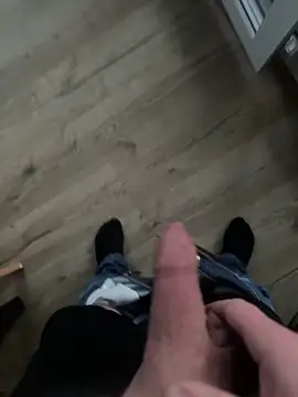 Tomkitomkii online show from March 6, 2026, 4:46 pm