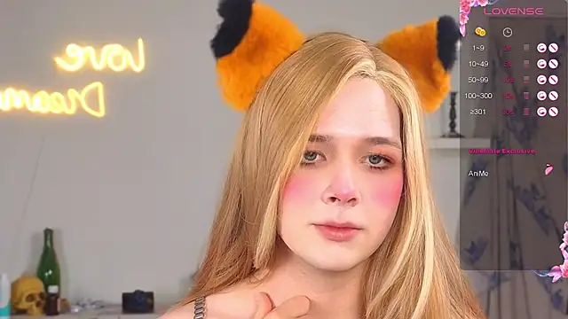 Snapshot of _yourFoxy_ chatting on October 22, 2025, 4:17 pm yourFoxy online show from October 22, 2025, 4:17 pm