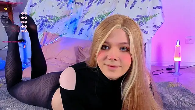 Snapshot of _yourFoxy_ chatting on November 20, 2025, 4:07 pm yourFoxy online show from November 20, 2025, 4:07 pm