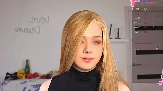 Snapshot of _yourFoxy_ chatting on November 6, 2025, 12:42 pm yourFoxy online show from November 6, 2025, 12:42 pm