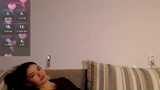 Snapshot of osaka_nia chatting on December 14, 2025, 3:17 pm osaka nia online show from December 14, 2025, 3:17 pm