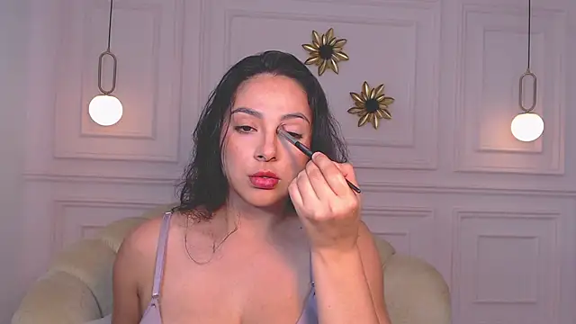 Snapshot of luna__bella12 chatting on February 8, 2025, 7:16 pm luna bella12 online show from February 8, 2025, 7:16 pm