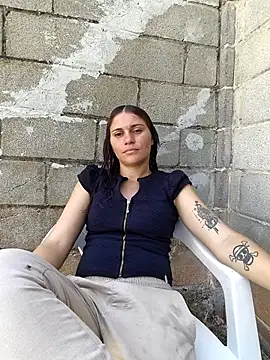 Scarlett-Leh online show from November 17, 2025, 12:31 pm