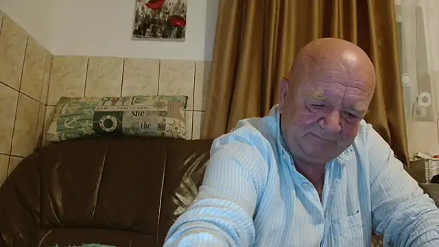 Snapshot of fullballs6 chatting on October 13, 2025, 1:51 am fullballs6 online show from October 13, 2025, 1:51 am