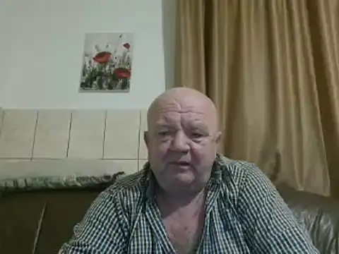 Snapshot of fullballs6 chatting on January 25, 2025, 1:21 am fullballs6 online show from January 25, 2025, 1:21 am