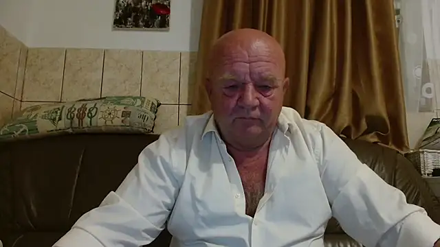 Snapshot of fullballs6 chatting on September 24, 2025, 12:40 am fullballs6 online show from September 24, 2025, 12:40 am