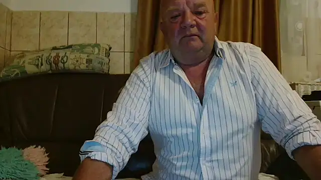 Snapshot of fullballs6 chatting on September 13, 2025, 1:27 am fullballs6 online show from September 13, 2025, 1:27 am