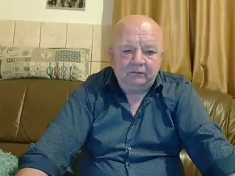 Snapshot of fullballs6 chatting on March 22, 2025, 3:20 am fullballs6 online show from March 22, 2025, 3:20 am