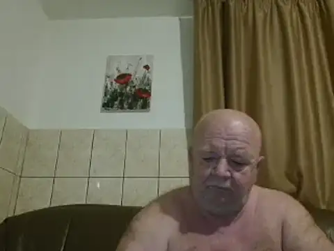 Snapshot of fullballs6 chatting on February 6, 2025, 3:37 am fullballs6 online show from February 6, 2025, 3:37 am