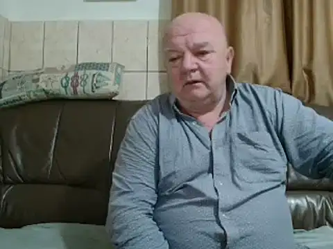 Snapshot of fullballs6 chatting on February 28, 2025, 12:43 am fullballs6 online show from February 28, 2025, 12:43 am