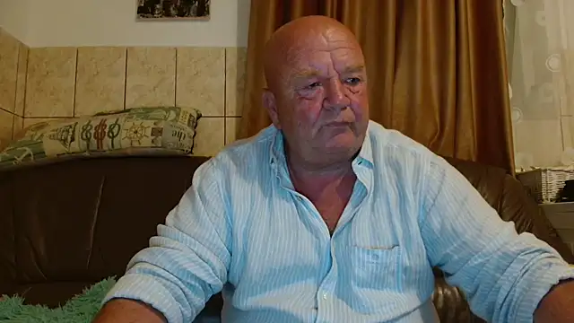 Snapshot of fullballs6 chatting on September 18, 2025, 1:52 am fullballs6 online show from September 18, 2025, 1:52 am