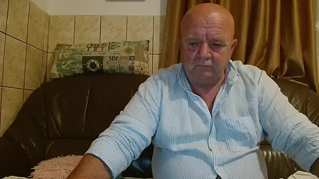 Snapshot of fullballs6 chatting on October 10, 2025, 2:01 am fullballs6 online show from October 10, 2025, 2:01 am