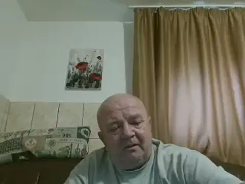 Snapshot of fullballs6 chatting on January 15, 2025, 7:15 am fullballs6 online show from January 15, 2025, 7:15 am