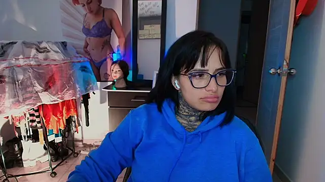 TinnaDawsom online show from February 3, 2026, 2:53 am