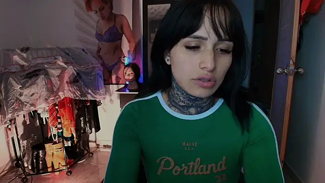 TinnaDawsom online show from February 13, 2026, 11:49 pm