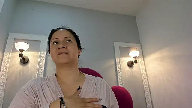 Snapshot of Ambber_moon chatting on October 30, 2025, 4:33 am Ambber moon online show from October 30, 2025, 4:33 am