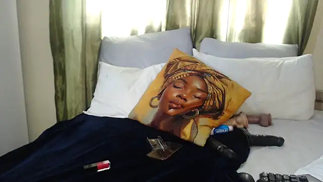 Snapshot of Foxybrownxx1 chatting on November 4, 2025, 10:41 am Foxybrownxx1 online show from November 4, 2025, 10:41 am