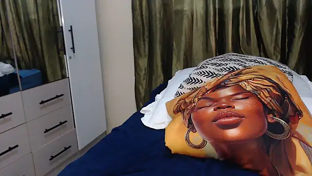 Snapshot of Foxybrownxx1 chatting on November 21, 2025, 8:30 pm Foxybrownxx1 online show from November 21, 2025, 8:30 pm