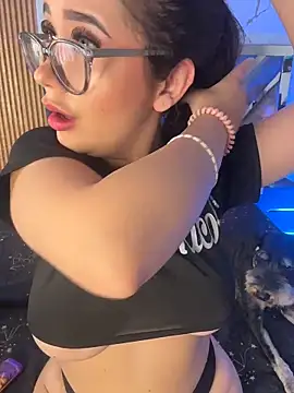 Snapshot of LylaLee111 chatting on November 23, 2025, 2:16 pm LylaLee111 online show from November 23, 2025, 2:16 pm