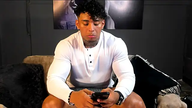 Snapshot of bradley_smith chatting on December 14, 2025, 8:09 am bradley smith online show from December 14, 2025, 8:09 am