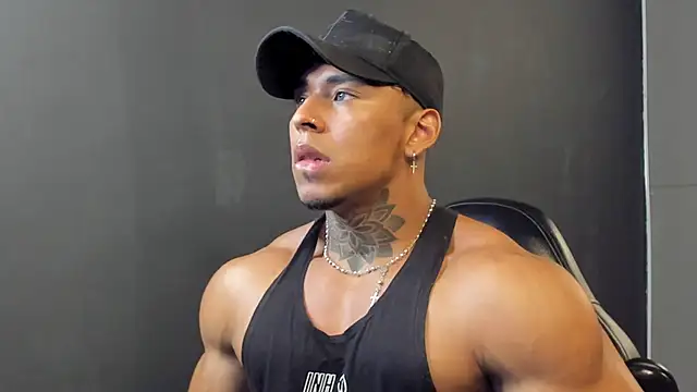 Snapshot of bradley_smith chatting on November 4, 2025, 9:51 pm bradley smith online show from November 4, 2025, 9:51 pm