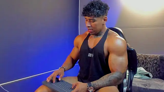 Snapshot of bradley_smith chatting on November 5, 2025, 9:56 am bradley smith online show from November 5, 2025, 9:56 am