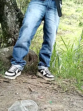 C vas  online show from February 12, 2025, 6:40 pm