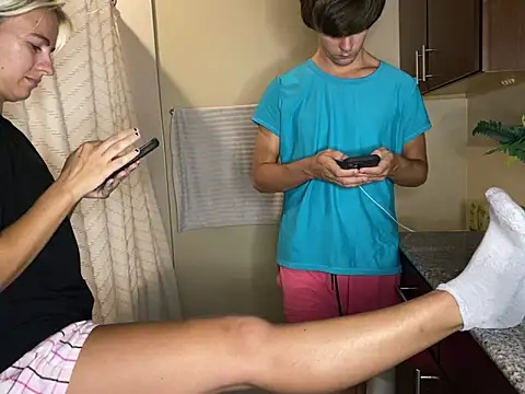Snapshot of girlfriendmissy chatting on September 17, 2025, 7:27 pm girlfriendmissy online show from September 17, 2025, 7:27 pm