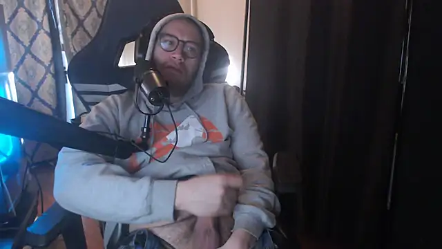 chicostick413 online show from March 24, 2026, 12:16 pm