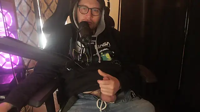 chicostick413 online show from March 21, 2026, 5:28 pm