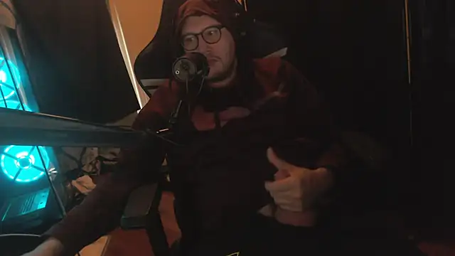 Snapshot of chicostick413 chatting on November 30, 2025, 3:46 pm chicostick413 online show from November 30, 2025, 3:46 pm