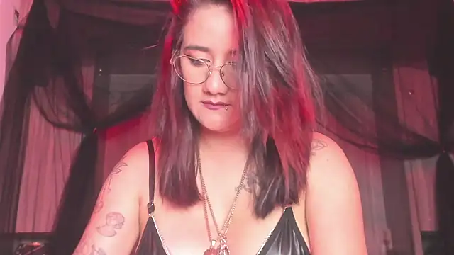 Snapshot of KylieMaxwell chatting on November 14, 2025, 12:31 pm KylieMaxwell online show from November 14, 2025, 12:31 pm