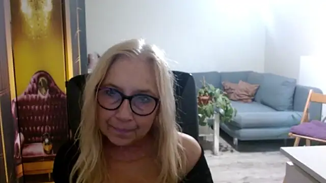 Snapshot of sofia_xkiss chatting on November 7, 2025, 3:05 pm sofia xkiss online show from November 7, 2025, 3:05 pm