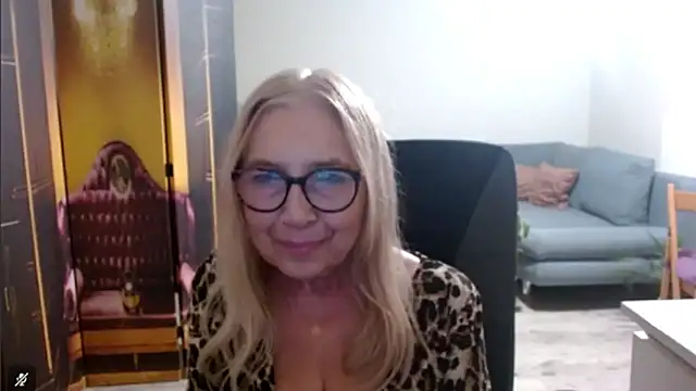 Snapshot of sofia_xkiss chatting on November 10, 2025, 2:44 pm sofia xkiss online show from November 10, 2025, 2:44 pm