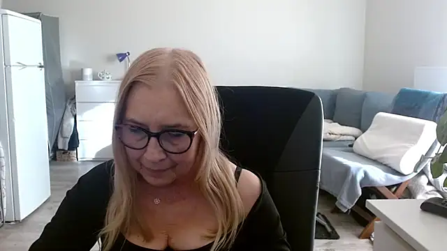 Snapshot of sofia_xkiss chatting on March 16, 2025, 2:55 pm sofia xkiss online show from March 16, 2025, 2:55 pm