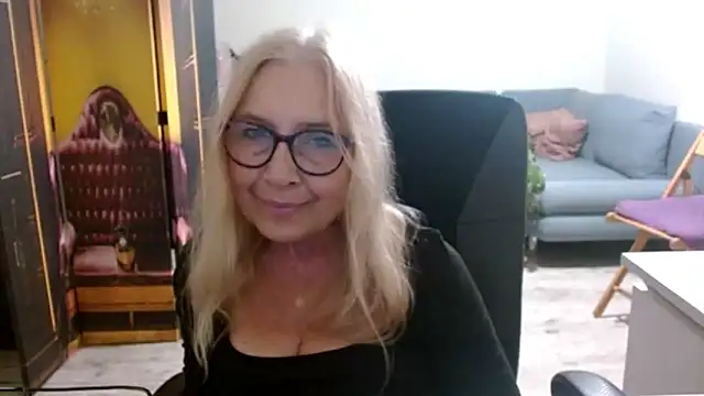 Snapshot of sofia_xkiss chatting on November 3, 2025, 3:04 pm sofia xkiss online show from November 3, 2025, 3:04 pm